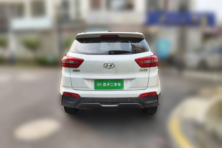 Used Hyundai ix25 2015 1.6L Automatic Two-Wheel-Drive Deluxe DLX Model Exterior 4