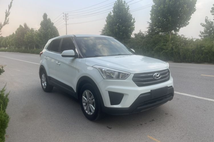 Used Hyundai ix25 2015 1.6L Manual Two-Wheel Drive Fashionable GS Model Exterior 4