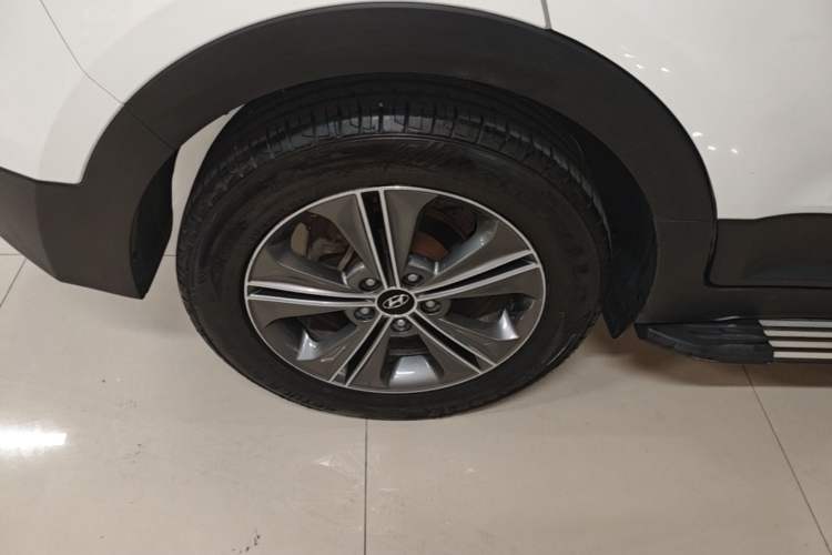 Used Hyundai ix25 2015 1.6L Automatic Two-Wheel Drive Smart GLS Trim Exterior 5