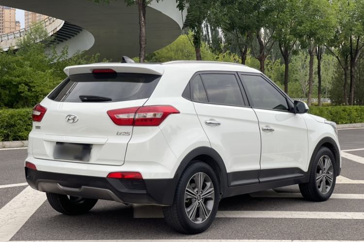Used Hyundai ix25 2015 1.6L Automatic Two-Wheel-Drive Deluxe DLX Model Exterior 5