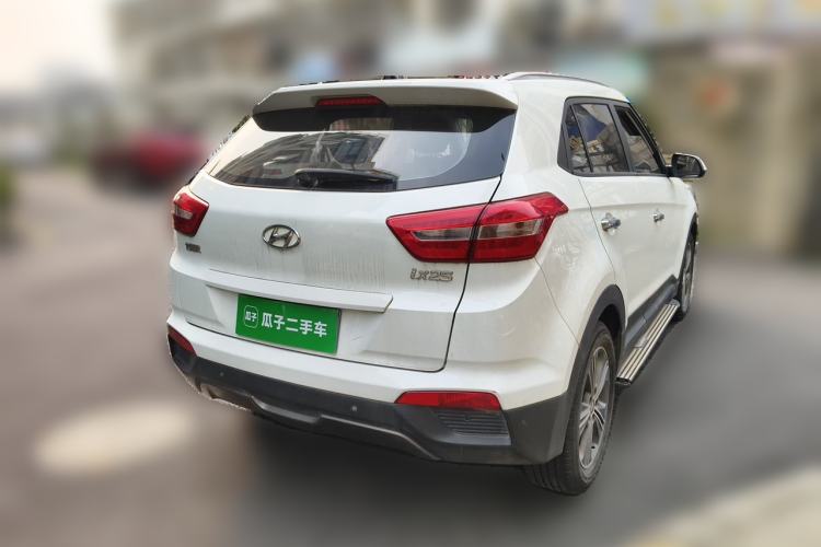 Used Hyundai ix25 2015 1.6L Automatic Two-Wheel-Drive Deluxe DLX Model Exterior 5