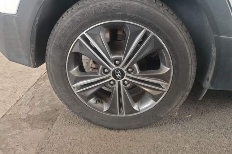 Used Hyundai ix25 2015 1.6L Automatic Two-Wheel Drive Smart GLS Trim Exterior 5
