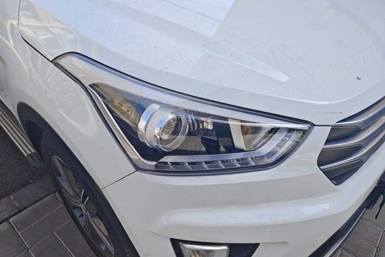 Used Hyundai ix25 2015 1.6L Automatic Two-Wheel-Drive Deluxe DLX Model Exterior 6