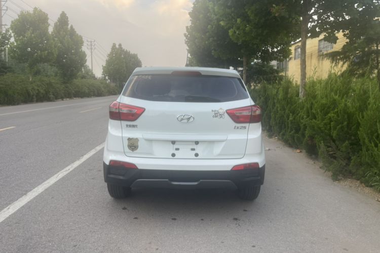Used Hyundai ix25 2015 1.6L Manual Two-Wheel Drive Fashionable GS Model Exterior 6