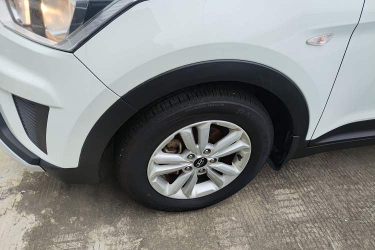Used Hyundai ix25 2015 1.6L Manual Two-Wheel Drive Fashionable GS Model Exterior 7