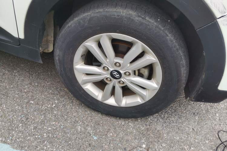 Used Hyundai ix25 2015 1.6L Manual Two-Wheel Drive Fashionable GS Model Exterior 7