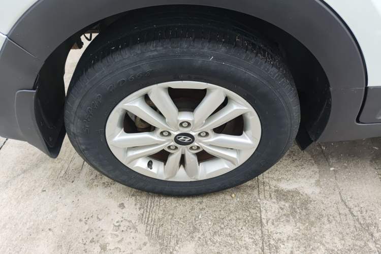 Used Hyundai ix25 2015 1.6L Manual Two-Wheel Drive Fashionable GS Model Exterior 8