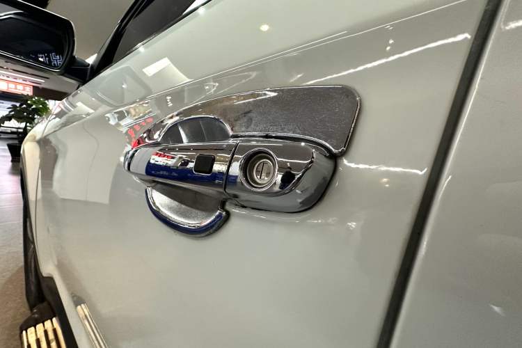Used Hyundai ix25 2015 1.6L Automatic Two-Wheel-Drive Deluxe DLX Model Exterior 9