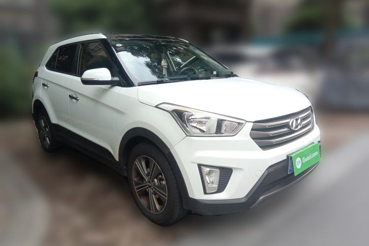 Used Hyundai ix25 2015 1.6L Automatic Two-Wheel Drive Smart GLS Trim Front Right 45 Deg
