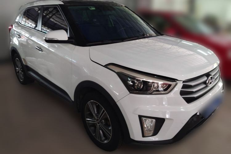 Used Hyundai ix25 2015 1.6L Automatic Two-Wheel Drive Smart GLS Trim Front Right 45 Deg