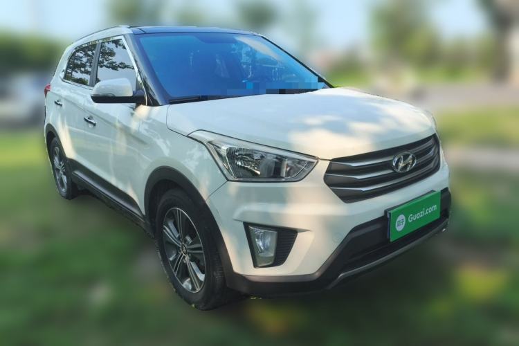 Used Hyundai ix25 2015 1.6L Automatic Two-Wheel Drive Smart GLS Trim Front Right 45 Deg