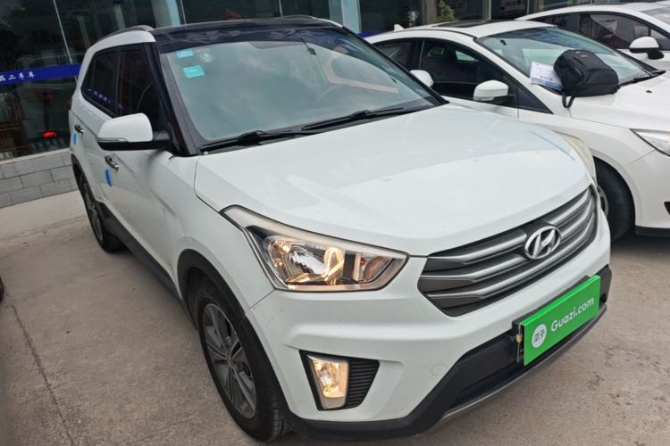 Used Hyundai ix25 2015 1.6L Automatic Two-Wheel Drive Smart GLS Trim Front Right 45 Deg