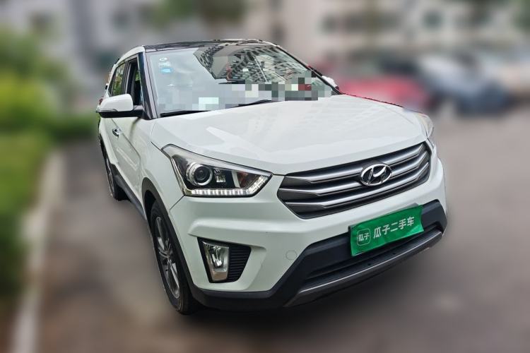 Used Hyundai ix25 2015 1.6L Automatic Two-Wheel-Drive Deluxe DLX Model Front Right 45 Deg