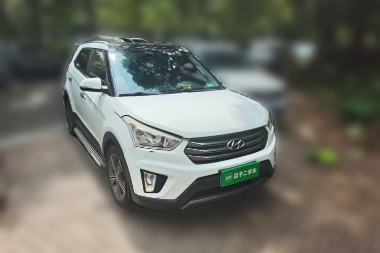 Used Hyundai ix25 2015 1.6L Automatic Two-Wheel Drive Smart GLS Trim Front Right 45 Deg