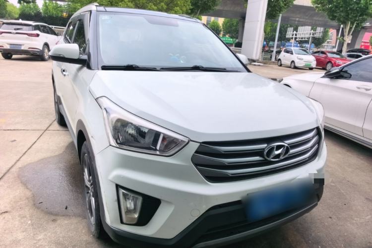 Used Hyundai ix25 2015 1.6L Automatic Two-Wheel Drive Smart GLS Trim Front Right 45 Deg