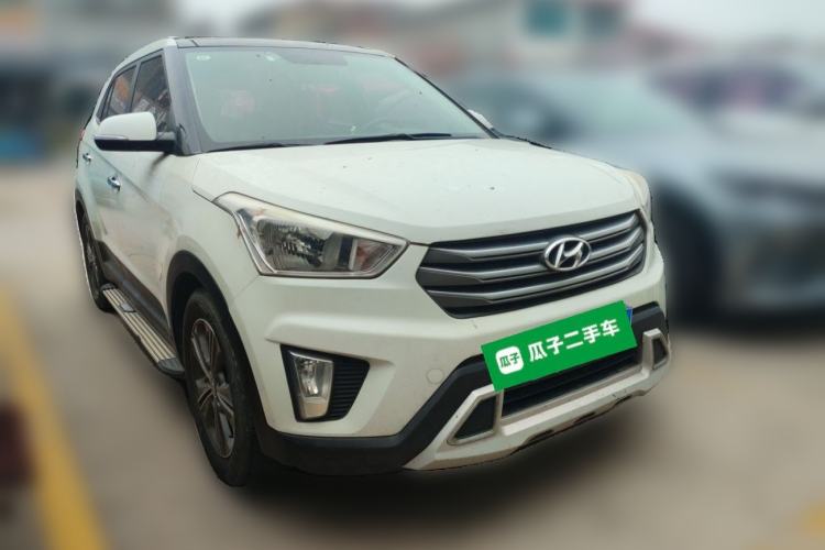 Used Hyundai ix25 2015 1.6L Automatic Two-Wheel Drive Smart GLS Trim Front Right 45 Deg