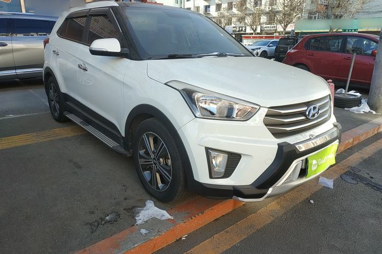 Used Hyundai ix25 2015 1.6L Automatic Two-Wheel Drive Smart GLS Trim Front Right 45 Deg