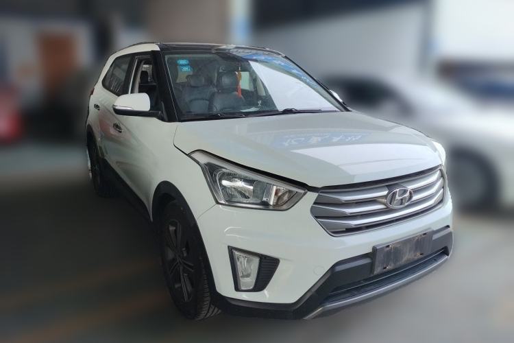 Used Hyundai ix25 2015 1.6L Automatic Two-Wheel Drive Smart GLS Trim Front Right 45 Deg