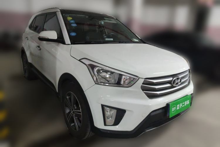 Used Hyundai ix25 2015 1.6L Automatic Two-Wheel Drive Smart GLS Trim Front Right 45 Deg