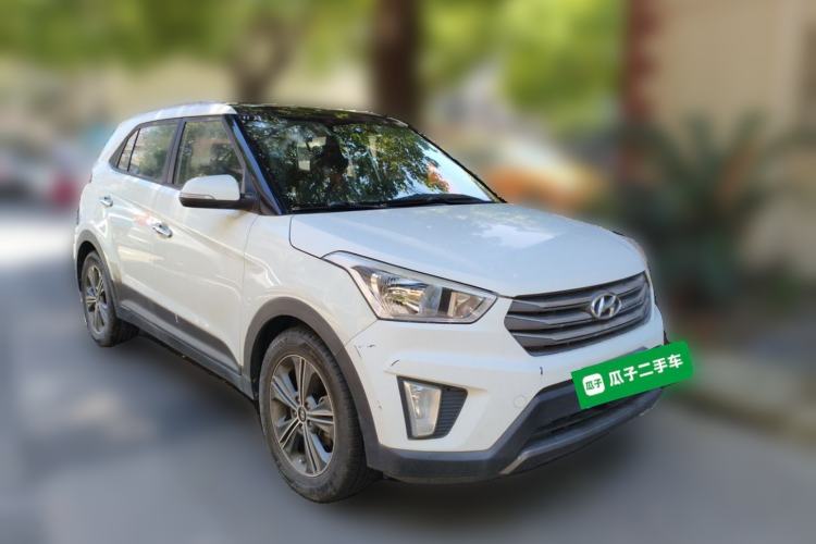 Used Hyundai ix25 2015 1.6L Automatic Two-Wheel Drive Smart GLS Trim Front Right 45 Deg