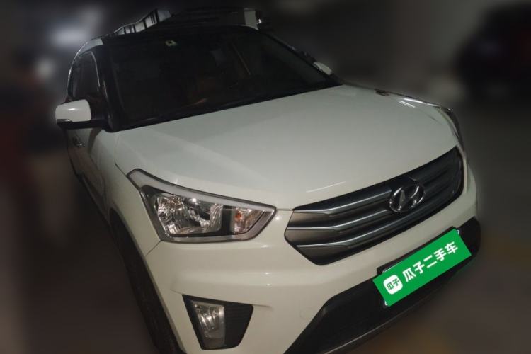 Used Hyundai ix25 2015 1.6L Automatic Two-Wheel Drive Smart GLS Trim Front Right 45 Deg
