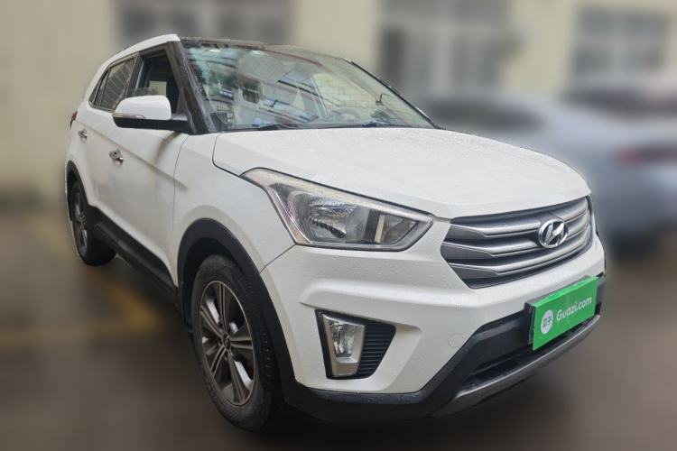 Used Hyundai ix25 2015 1.6L Automatic Two-Wheel Drive Smart GLS Trim Front Right 45 Deg