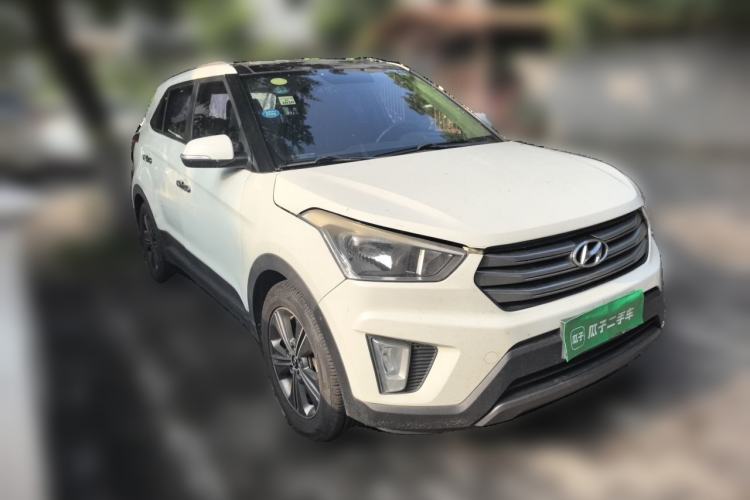 Used Hyundai ix25 2015 1.6L Automatic Two-Wheel Drive Smart GLS Trim Front Right 45 Deg