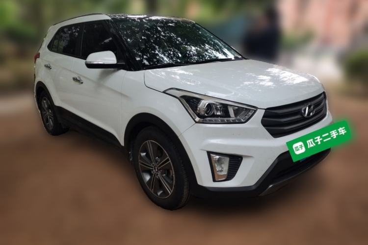 Used Hyundai ix25 2015 1.6L Automatic Two-Wheel-Drive Deluxe DLX Model Front Right 45 Deg