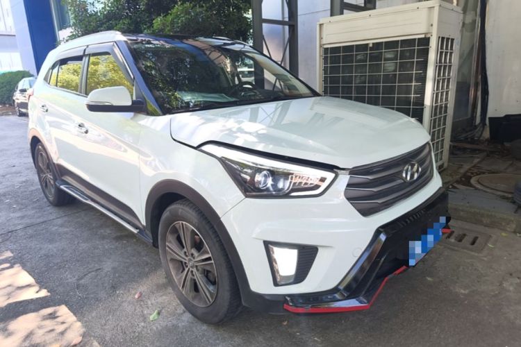 Used Hyundai ix25 2015 1.6L Automatic Two-Wheel Drive Smart GLS Trim Front Right 45 Deg