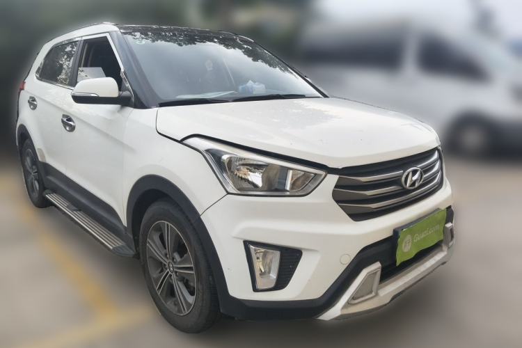 Used Hyundai ix25 2015 1.6L Automatic Two-Wheel Drive Smart GLS Trim Front Right 45 Deg