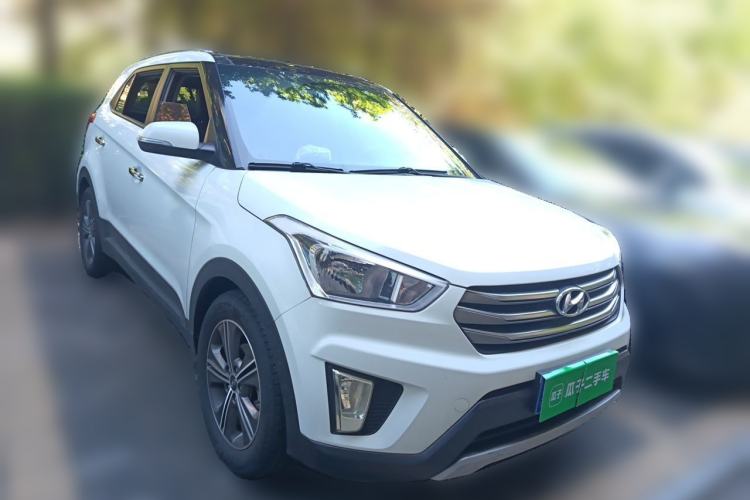 Used Hyundai ix25 2015 1.6L Automatic Two-Wheel Drive Smart GLS Trim Front Right 45 Deg