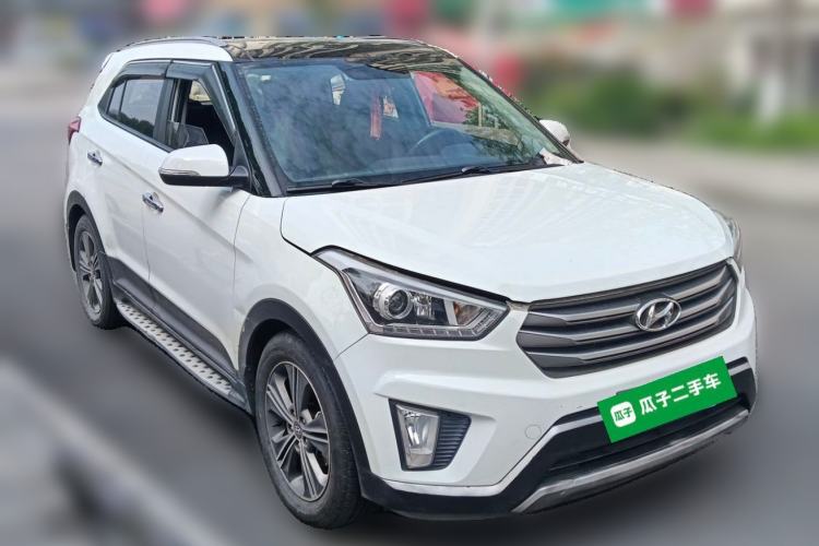 Used Hyundai ix25 2015 1.6L Automatic Two-Wheel-Drive Deluxe DLX Model Front Right 45 Deg