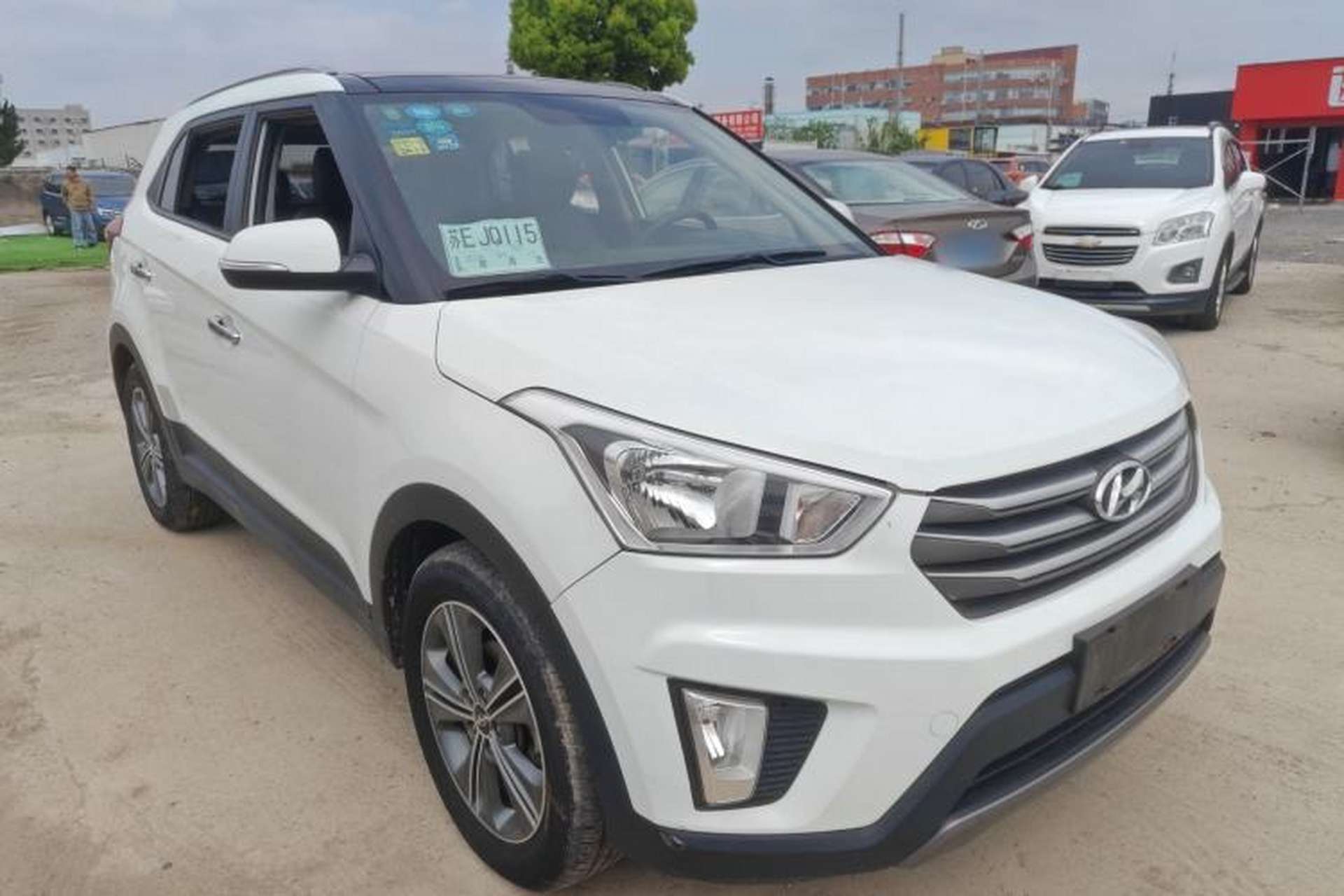 Used Hyundai ix25 2015 1.6L Automatic Two-Wheel Drive Smart GLS Trim Front Right 45 Deg