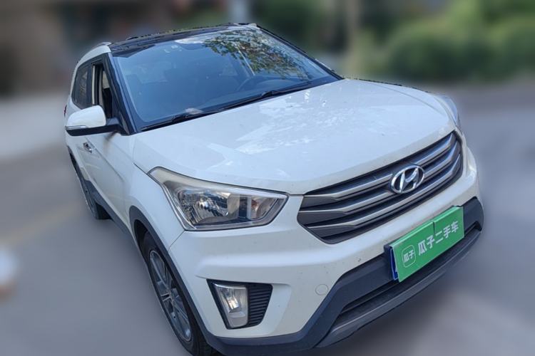 Used Hyundai ix25 2015 1.6L Automatic Two-Wheel Drive Smart GLS Trim Front Right 45 Deg