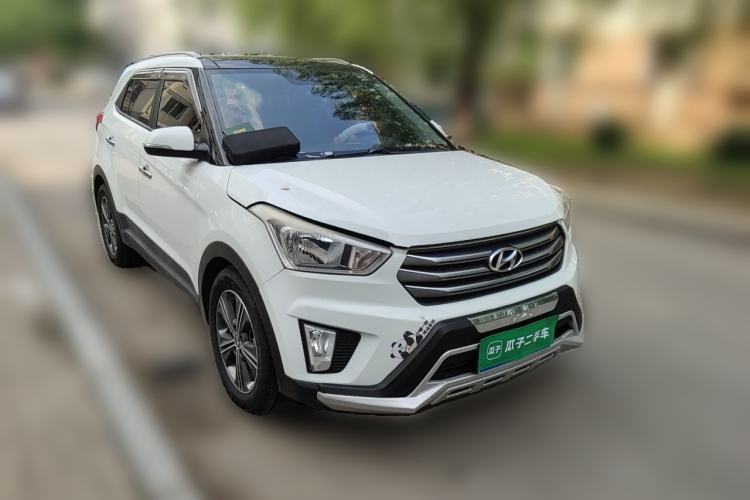 Used Hyundai ix25 2015 1.6L Automatic Two-Wheel Drive Smart GLS Trim Front Right 45 Deg