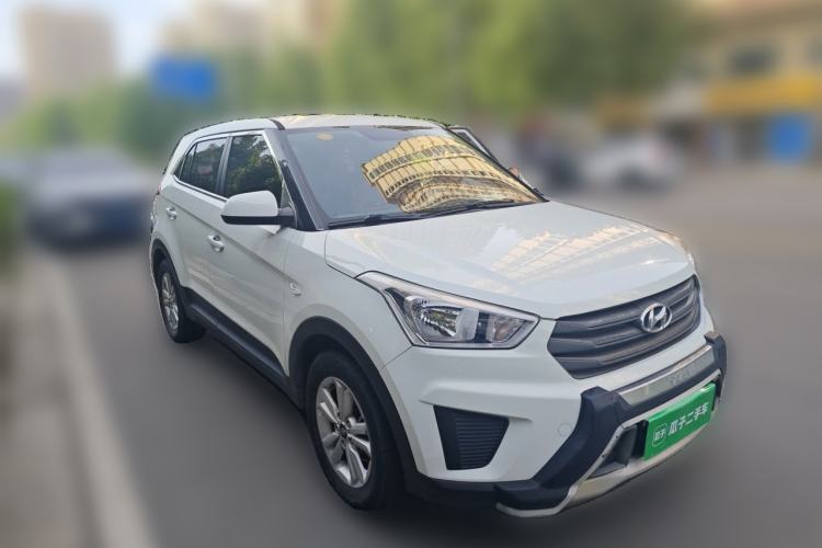 Used Hyundai ix25 2015 1.6L Manual Two-Wheel Drive Fashionable GS Model Front Right 45 Deg