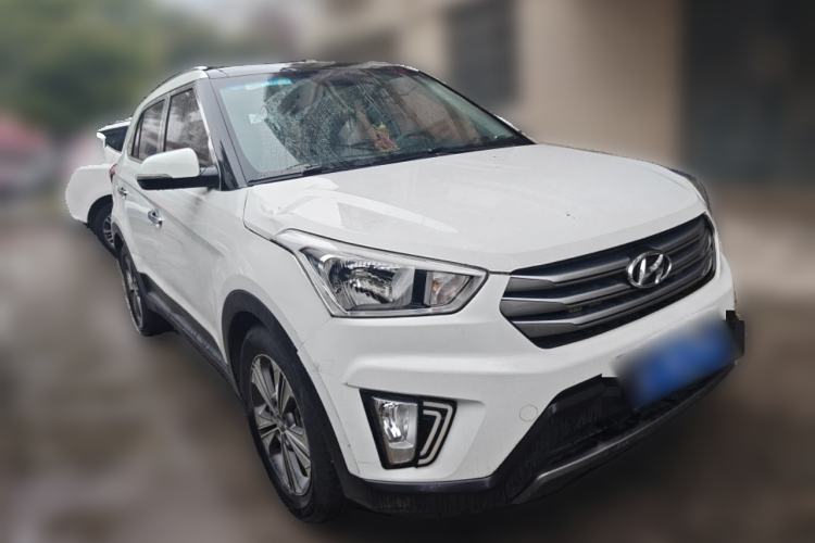 Used Hyundai ix25 2015 1.6L Automatic Two-Wheel Drive Smart GLS Trim Front Right 45 Deg