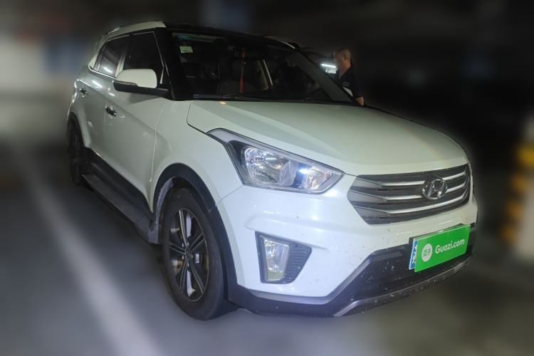 Used Hyundai ix25 2015 1.6L Automatic Two-Wheel Drive Smart GLS Trim Front Right 45 Deg
