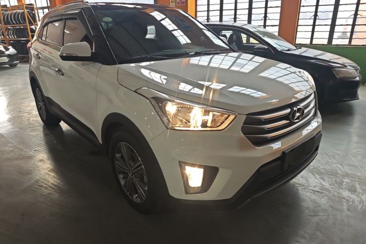 Used Hyundai ix25 2015 1.6L Automatic Two-Wheel Drive Smart GLS Trim Front Right 45 Deg