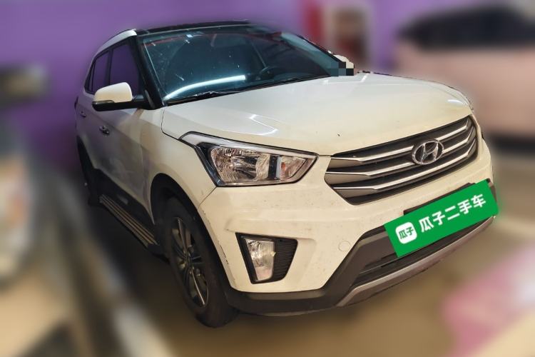Used Hyundai ix25 2015 1.6L Automatic Two-Wheel Drive Smart GLS Trim Front Right 45 Deg