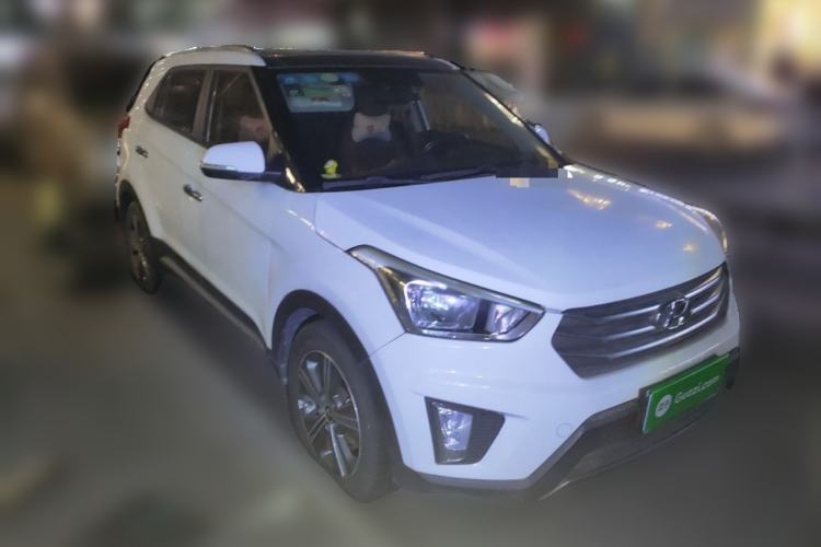 Used Hyundai ix25 2015 1.6L Automatic Two-Wheel Drive Smart GLS Trim Front Right 45 Deg