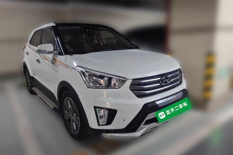 Used Hyundai ix25 2015 1.6L Automatic Two-Wheel Drive Smart GLS Trim Front Right 45 Deg
