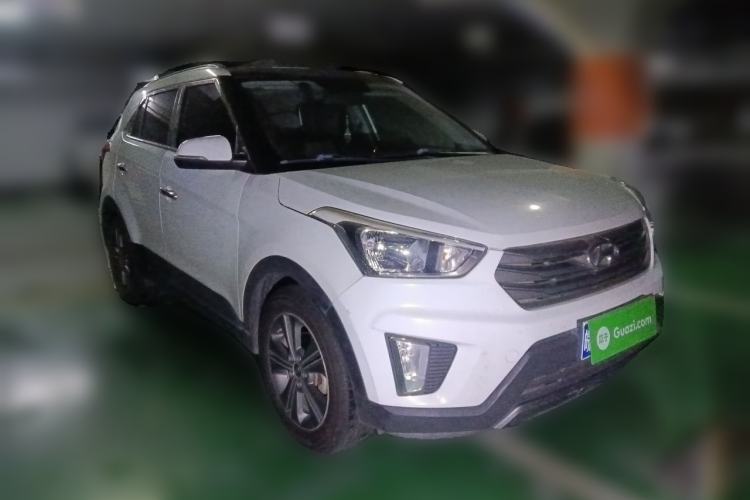 Used Hyundai ix25 2015 1.6L Automatic Two-Wheel Drive Smart GLS Trim Front Right 45 Deg