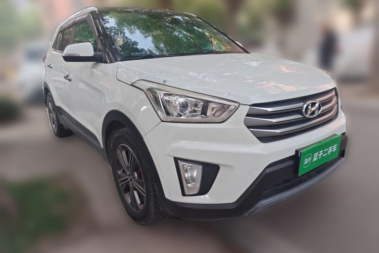 Used Hyundai ix25 2015 1.6L Automatic Two-Wheel Drive Smart GLS Trim Front Right 45 Deg