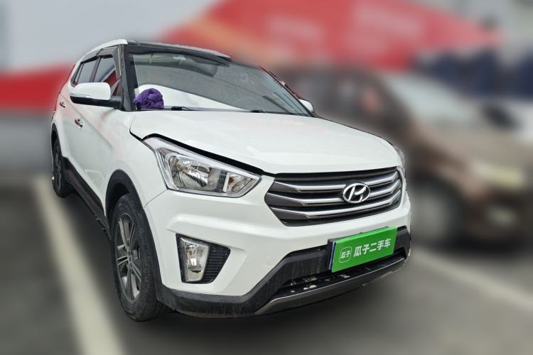 Used Hyundai ix25 2015 1.6L Automatic Two-Wheel Drive Smart GLS Trim Front Right 45 Deg