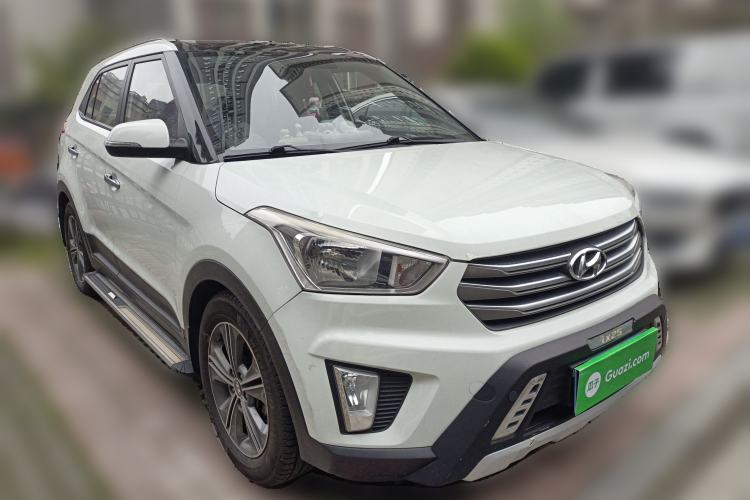 Used Hyundai ix25 2015 1.6L Automatic Two-Wheel Drive Smart GLS Trim Front Right 45 Deg