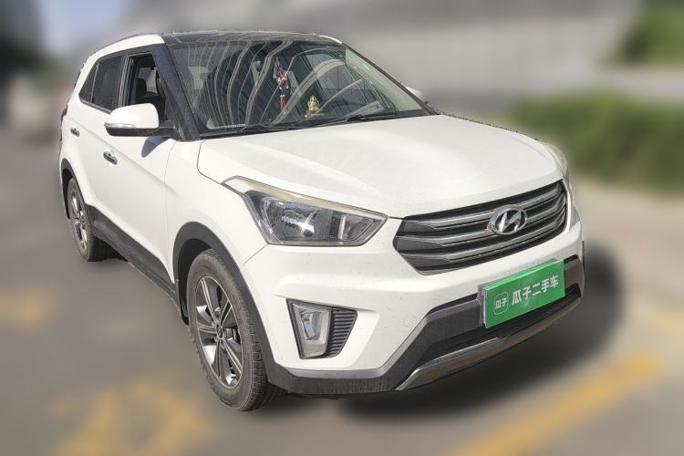 Used Hyundai ix25 2015 1.6L Automatic Two-Wheel Drive Smart GLS Trim Front Right 45 Deg