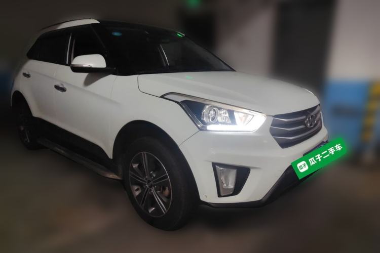 Used Hyundai ix25 2015 1.6L Automatic Two-Wheel-Drive Deluxe DLX Model Front Right 45 Deg