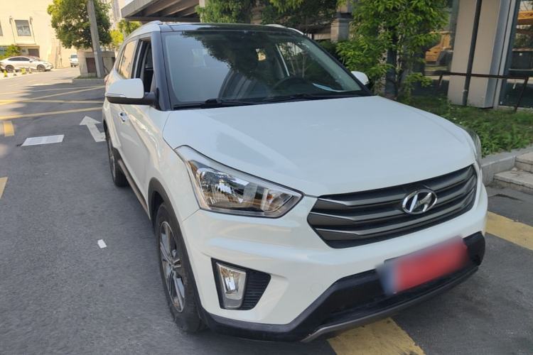 Used Hyundai ix25 2015 1.6L Automatic Two-Wheel Drive Smart GLS Trim Front Right 45 Deg
