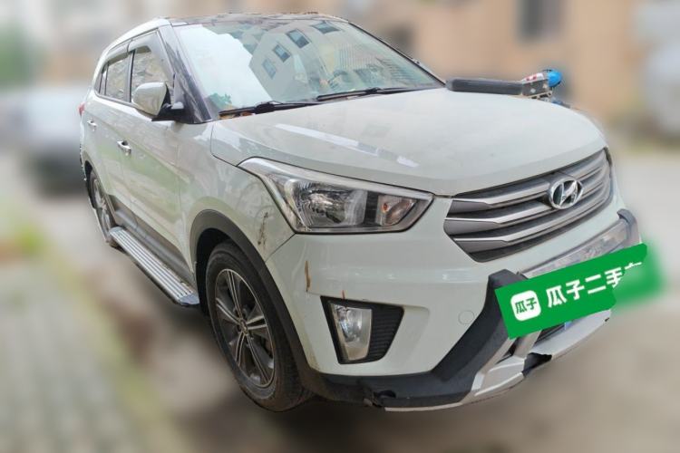 Used Hyundai ix25 2015 1.6L Automatic Two-Wheel Drive Smart GLS Trim Front Right 45 Deg